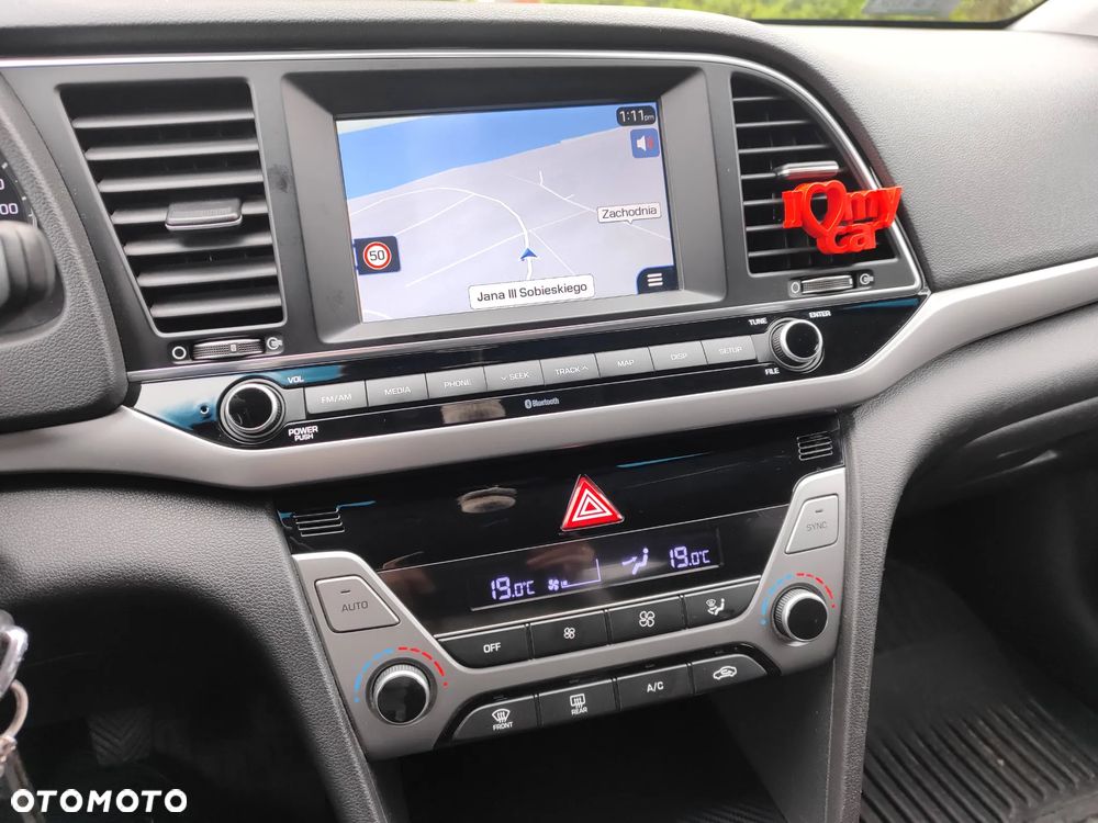 Hyundai Elantra 1.6 Premium - 6
