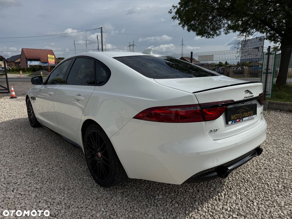 Jaguar XF 30d R-Sport - 6