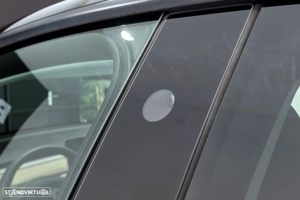 Tesla Model Y RWD - 36