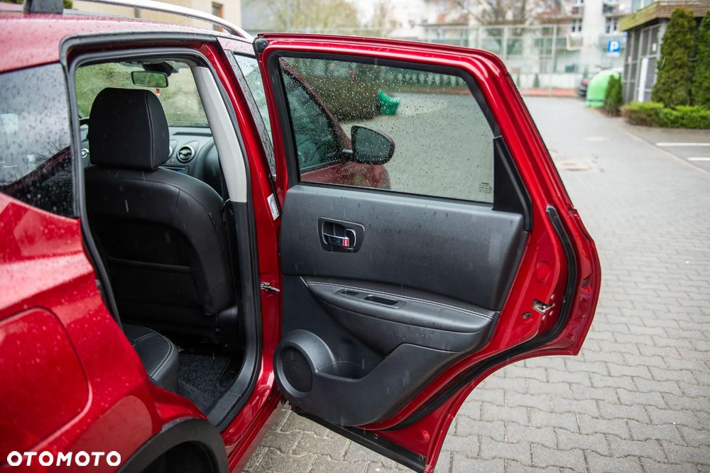Nissan Qashqai 2.0 dCi 4 x 4 DPF tekna - 19