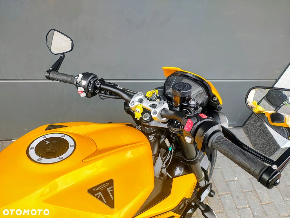Triumph Street Triple - 29