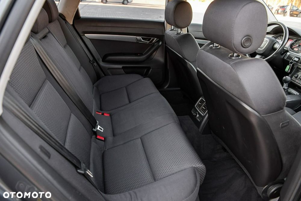Audi A6 Avant 2.4 - 9