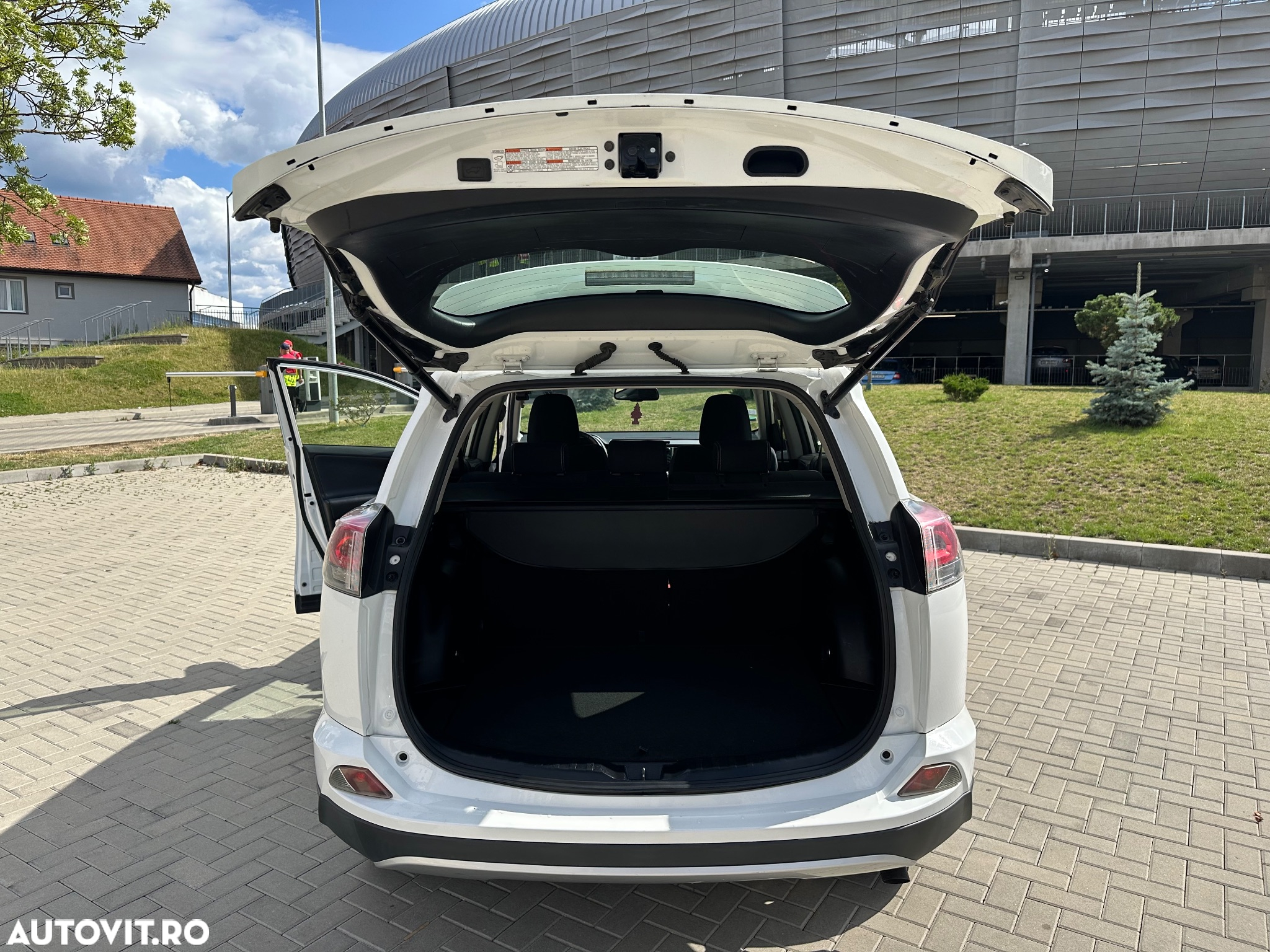 Toyota RAV4 - 11