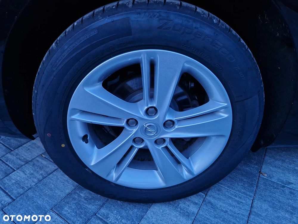Opel Insignia - 17