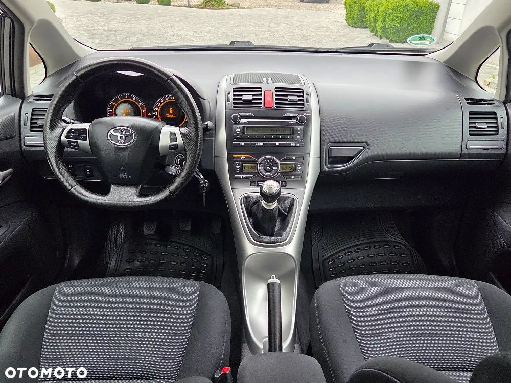Toyota Auris 1.6 Valvematic Edition - 10