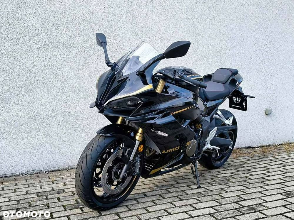 QJMOTOR SRK 800RR - 13