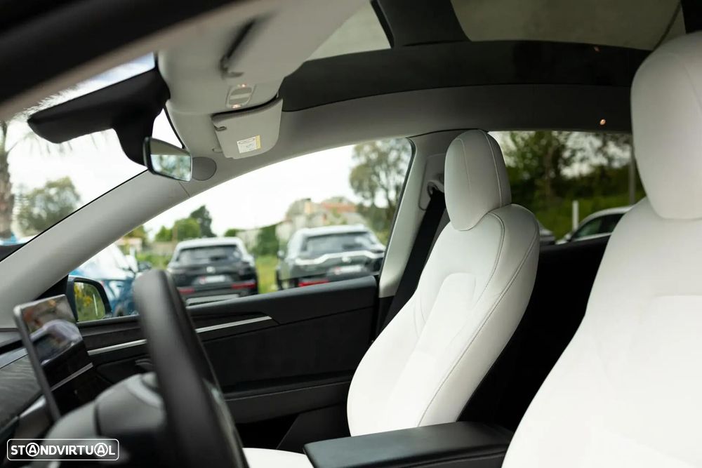 Tesla Model Y Long Range Tração Integral - 29