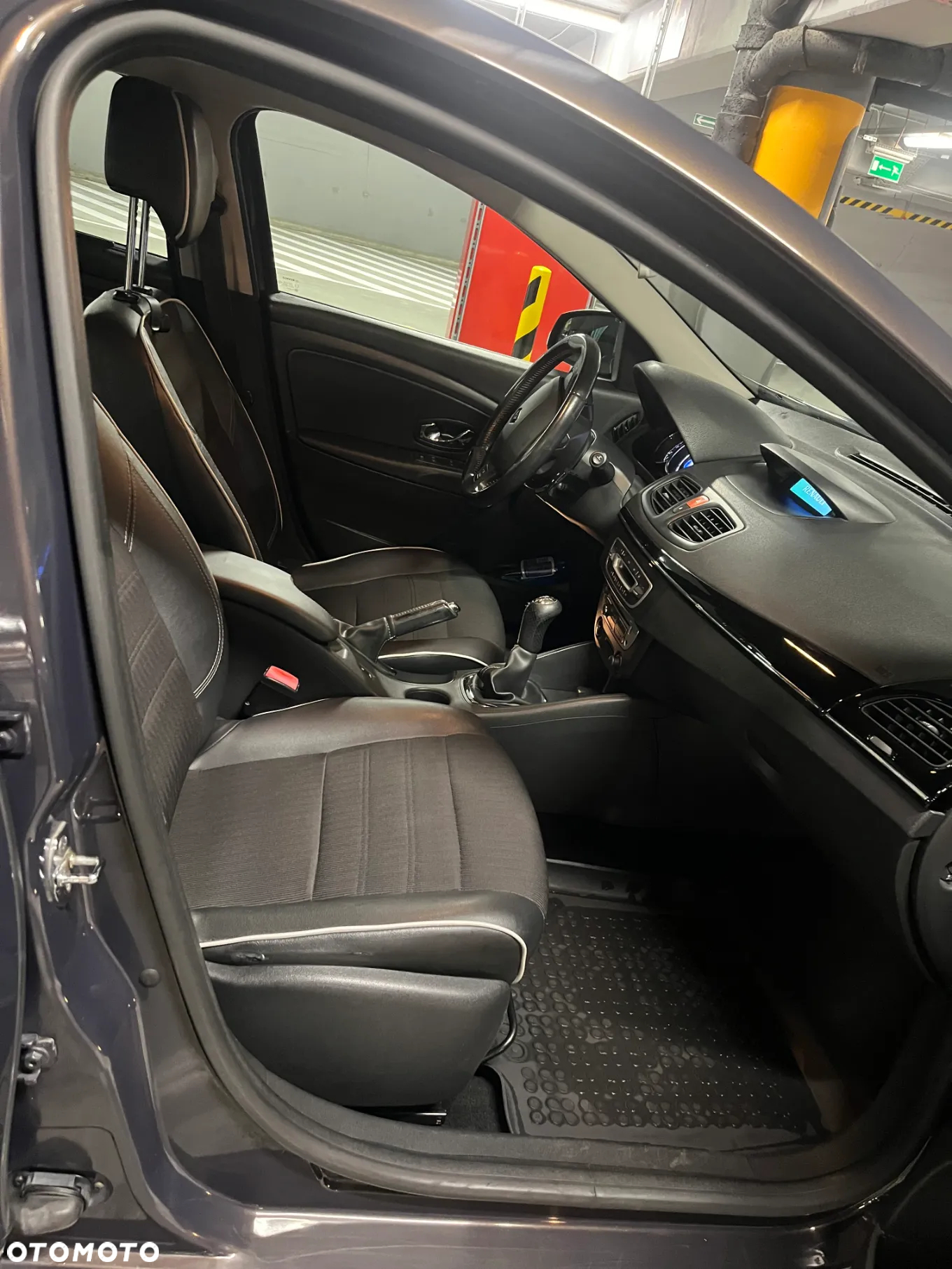 Renault Fluence 1.6 16V Intens - 7