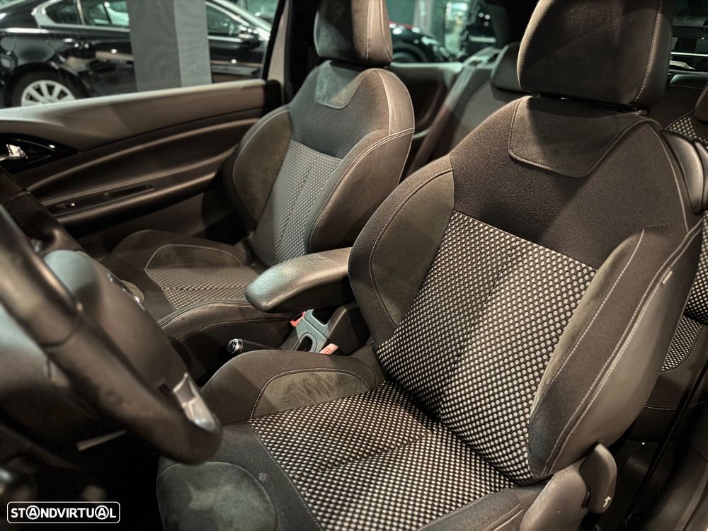 Citroën DS3 1.6 HDi Airdream Sport Chic - 5