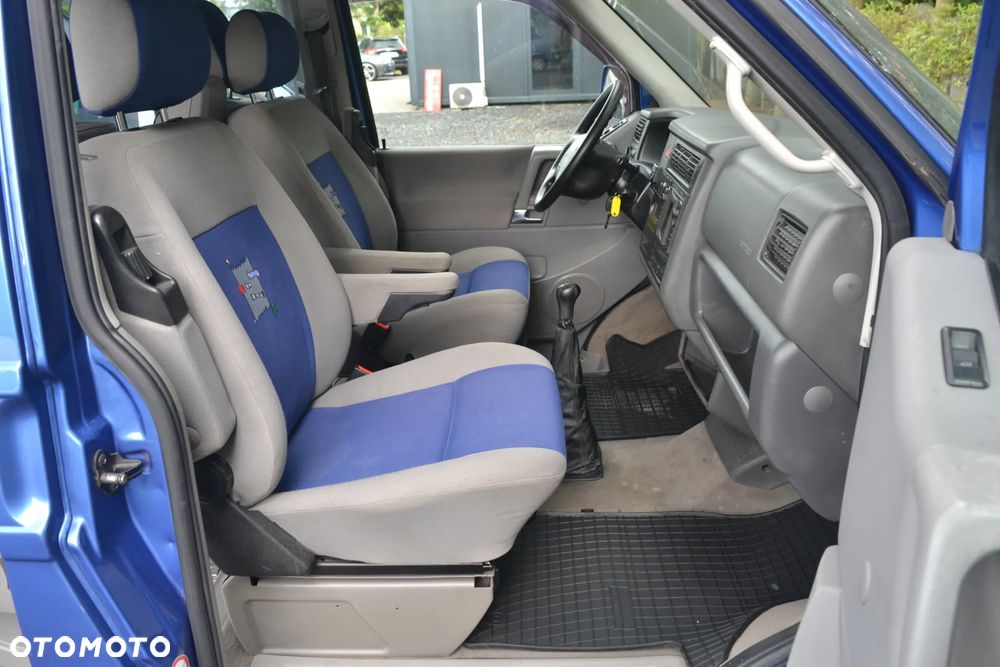 Volkswagen Multivan - 24