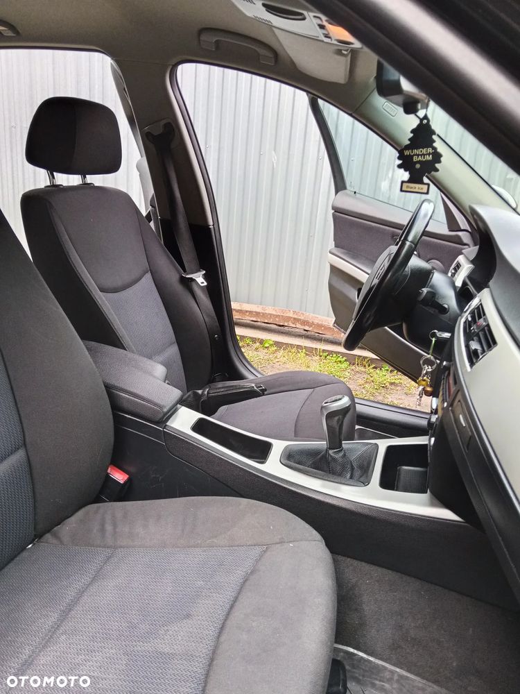 BMW Seria 3 - 18