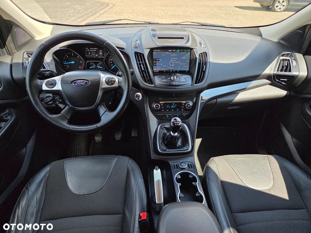 Ford Kuga 2.0 TDCi 2x4 Titanium - 18