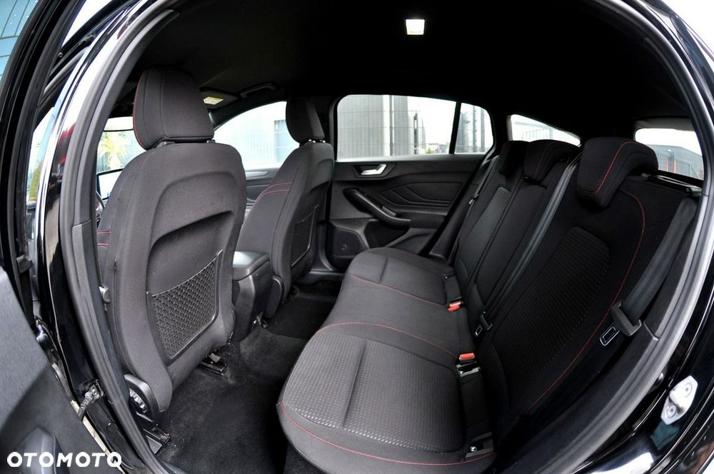 Ford Focus 1.5 EcoBlue Start-Stopp-System ST-LINE DESIGN - 8