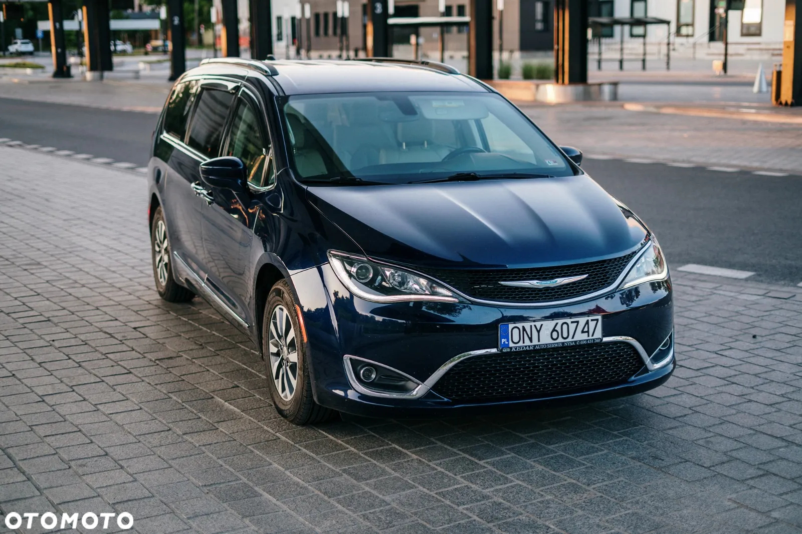 Chrysler Pacifica - 10