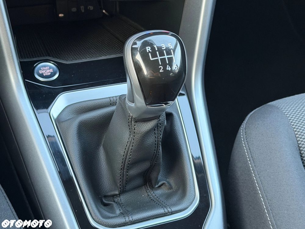 Volkswagen T-Roc - 9