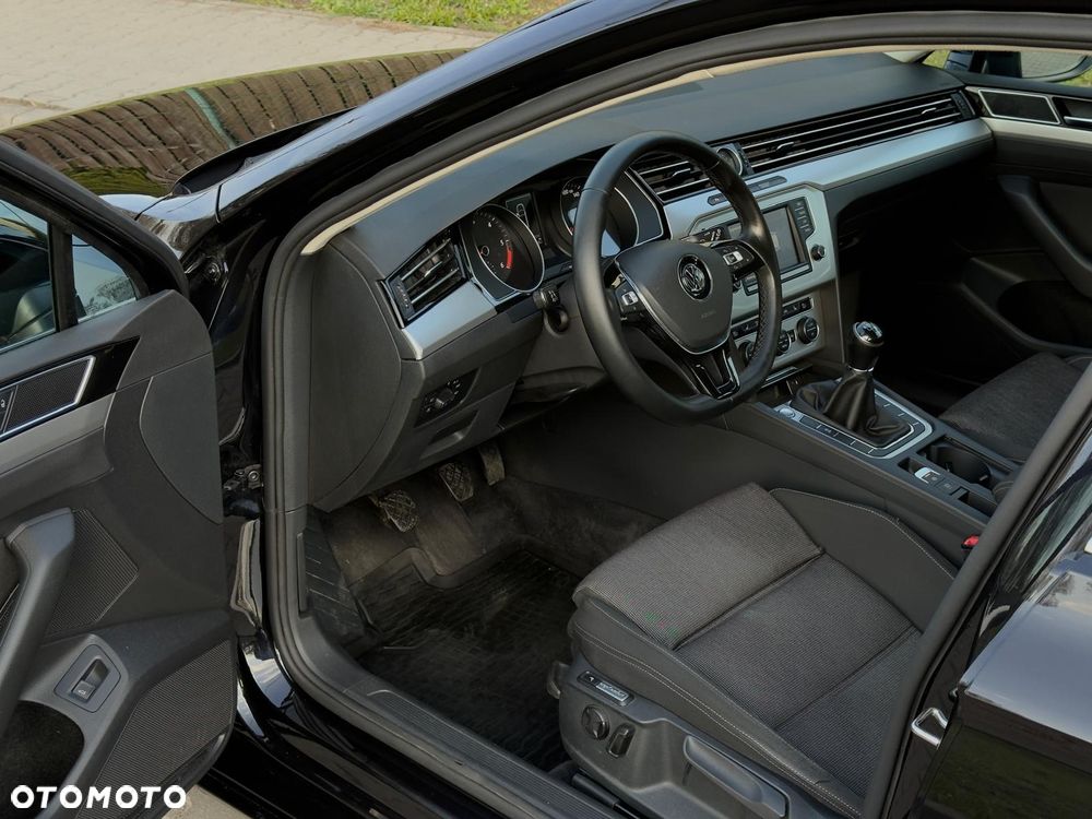 Volkswagen Passat 2.0 TDI (BlueMotion Technology) Comfortline - 14