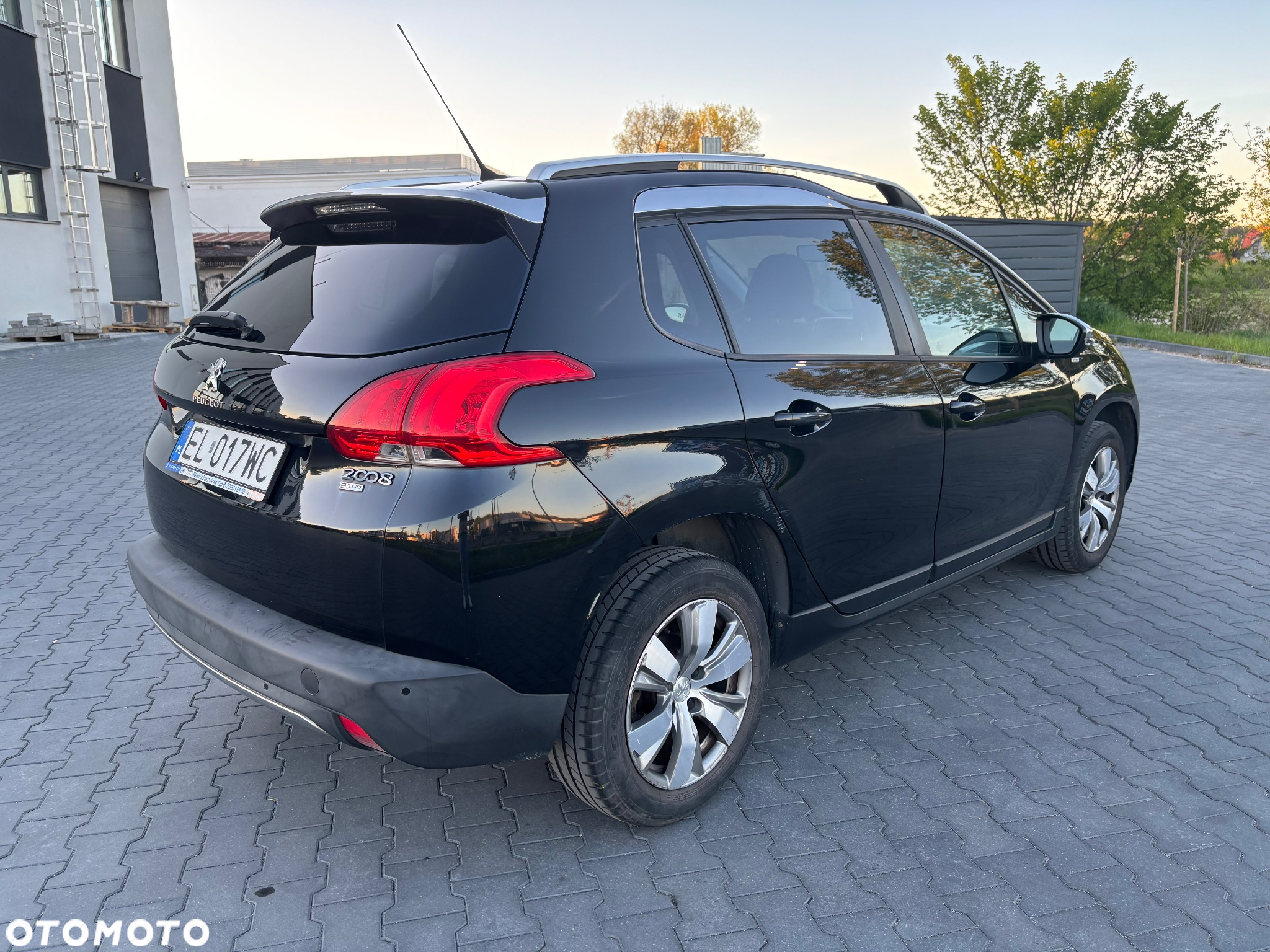 Peugeot 2008 1.2 Pure Tech Style S&S - 5
