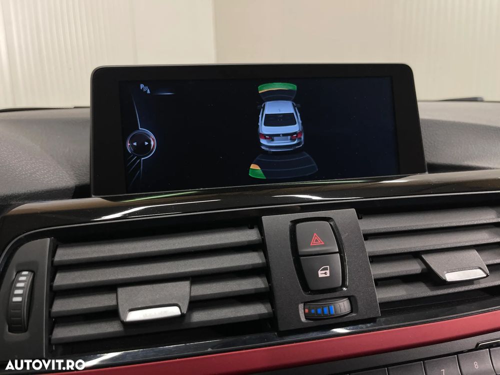 BMW Seria 3 318d DPF Aut. Edition Sport - 15