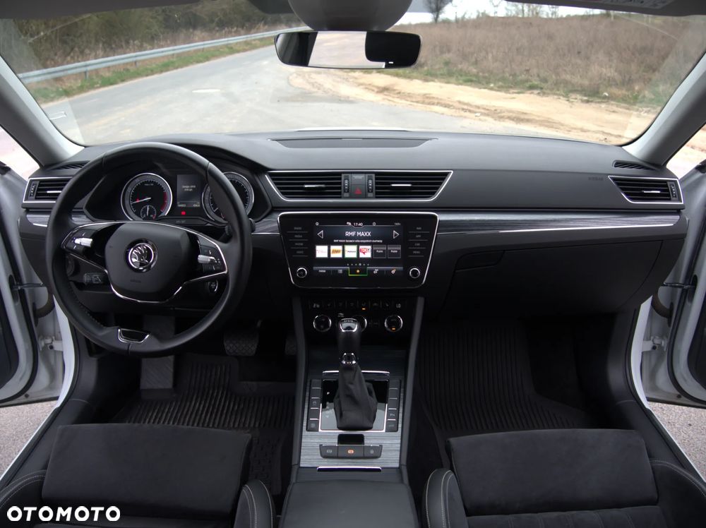 Skoda Superb 2.0 TSI Style DSG - 19