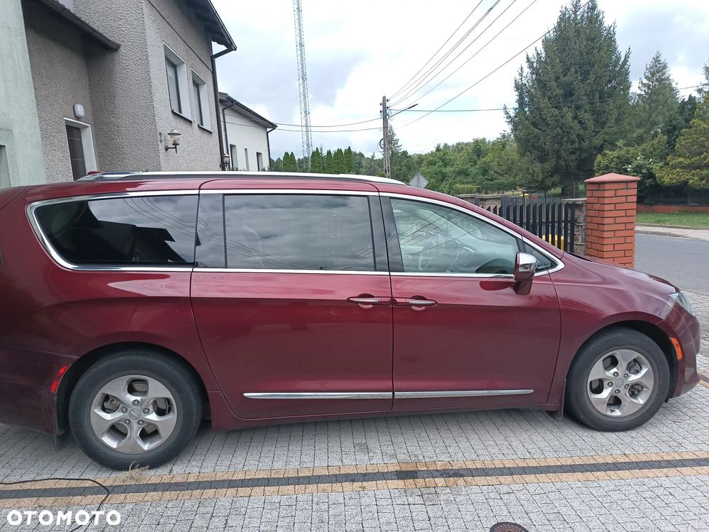 Chrysler Pacifica - 8