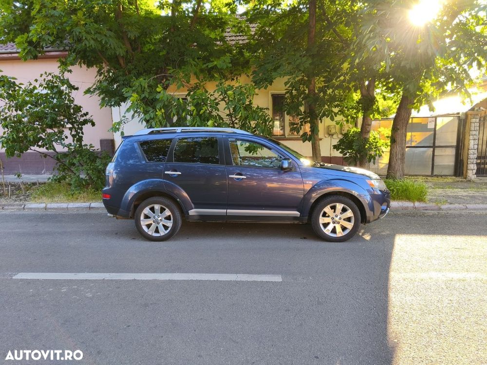 Mitsubishi Outlander 2.2 DI-D NAVI Instyle - 4