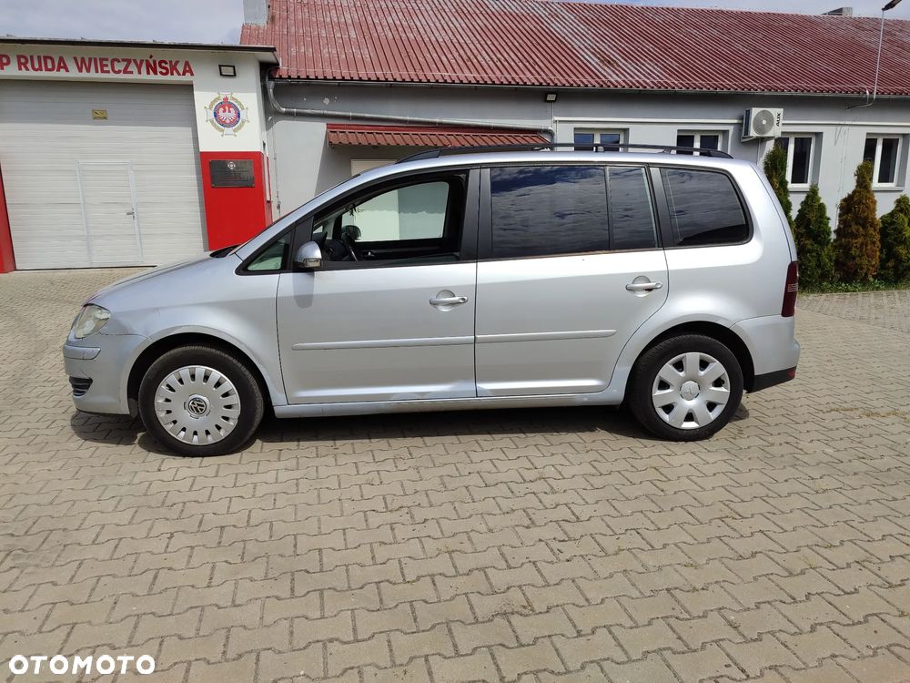 Volkswagen Touran - 16