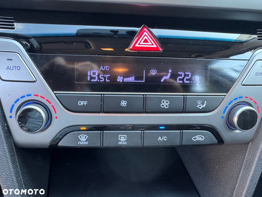 Hyundai Elantra 1.6 Premium - 7