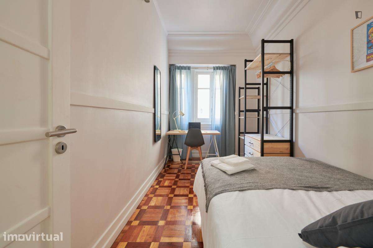 Quarto - localizado em Marquês de Pombal Lisbon - Grande imagem: 3/22