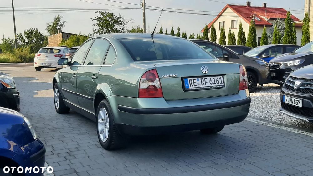 Volkswagen Passat 1.6 - 4