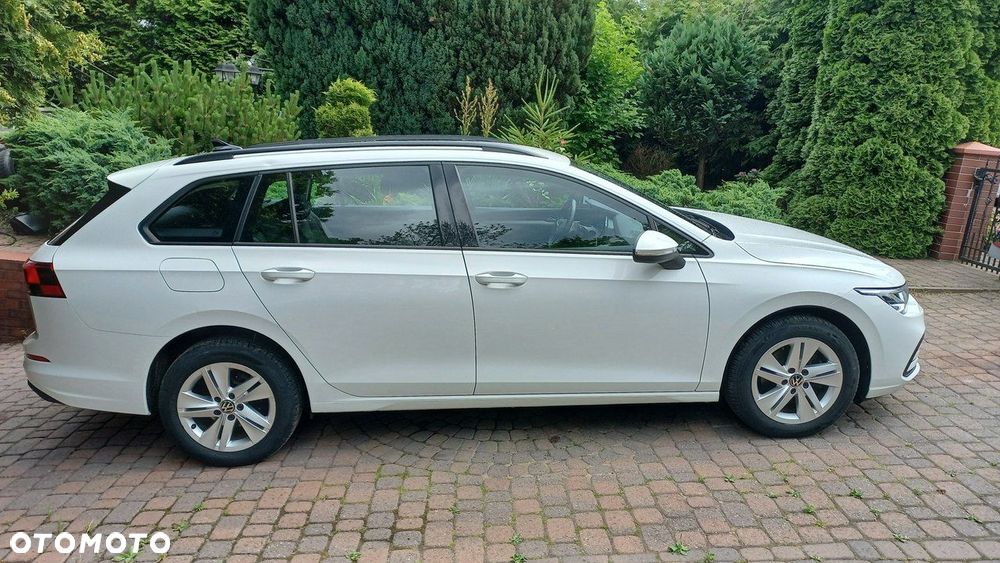 Volkswagen Golf - 8