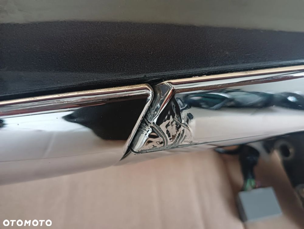 Tesla S LUSTERKO prawe 1041322-00-A - 4