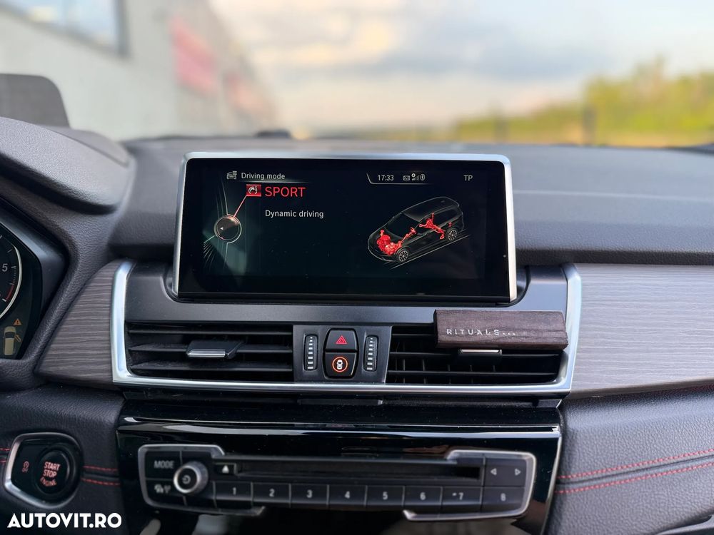 BMW Seria 2 218d - 34