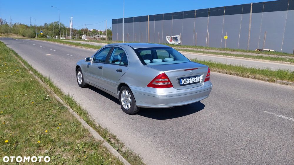 Mercedes-Benz Klasa C 180 Classic - 8