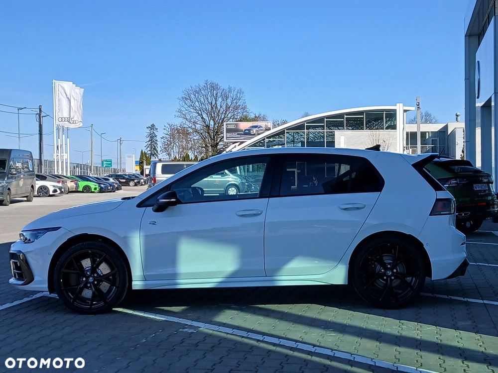 Volkswagen Golf - 6