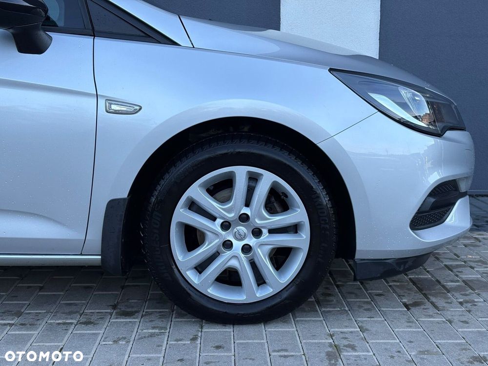 Opel Astra 2021