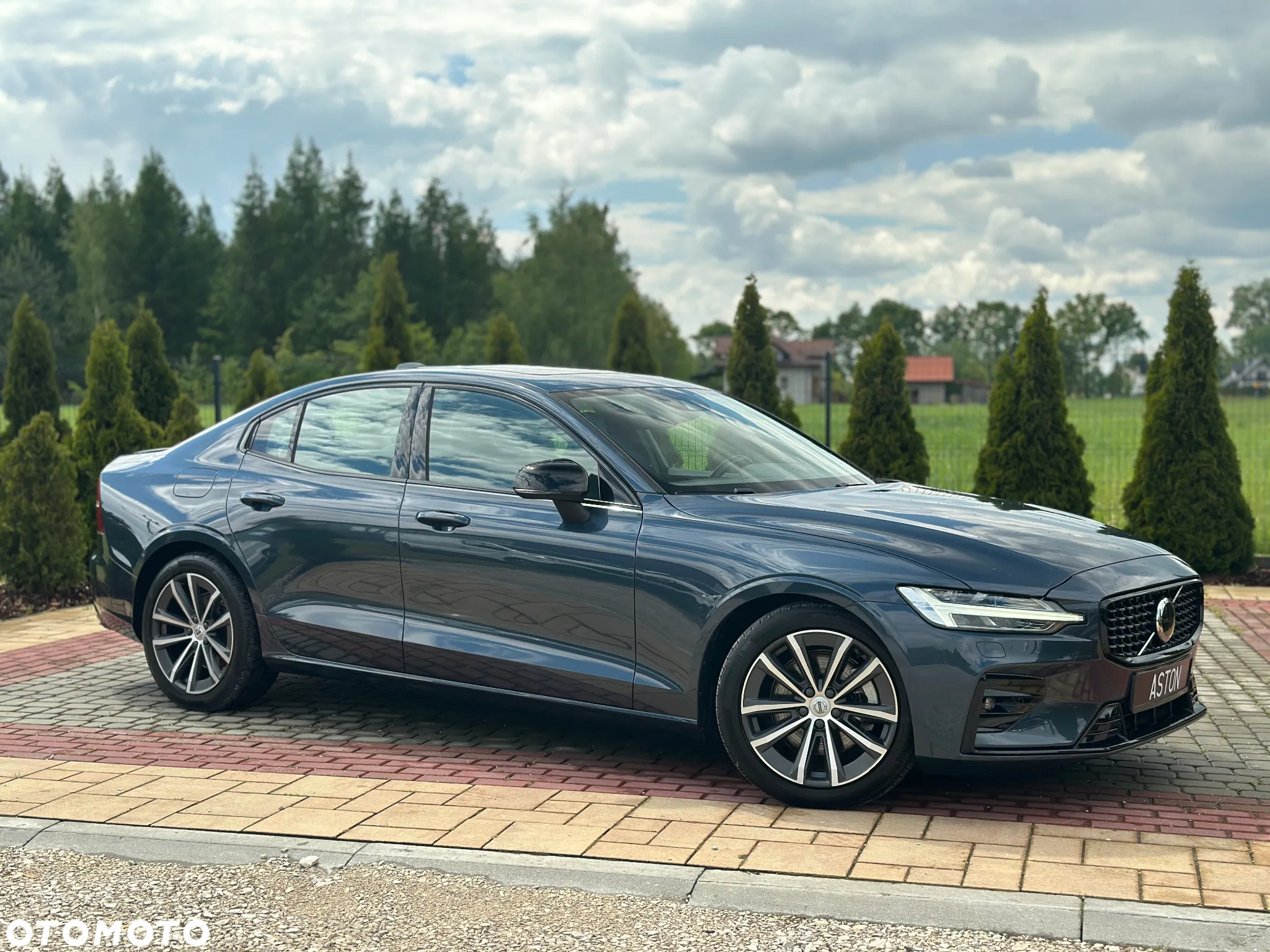 Volvo S60 B5 B AWD Plus Dark - 3