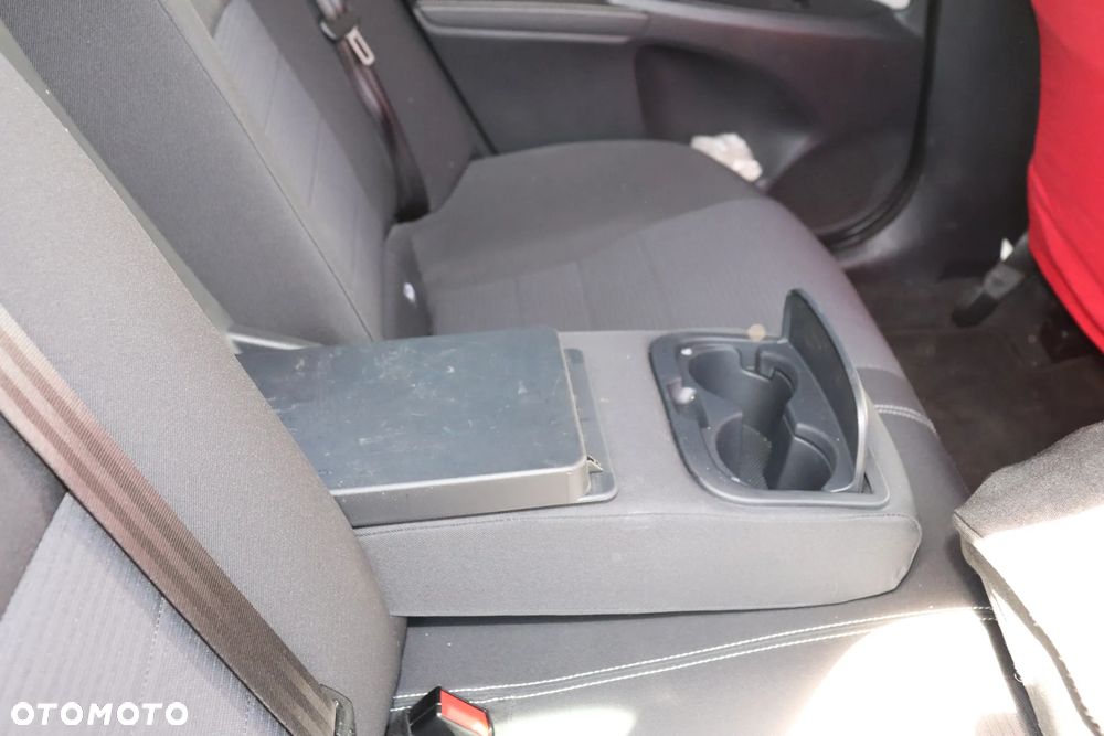 Toyota Avensis 1.8 Premium - 11