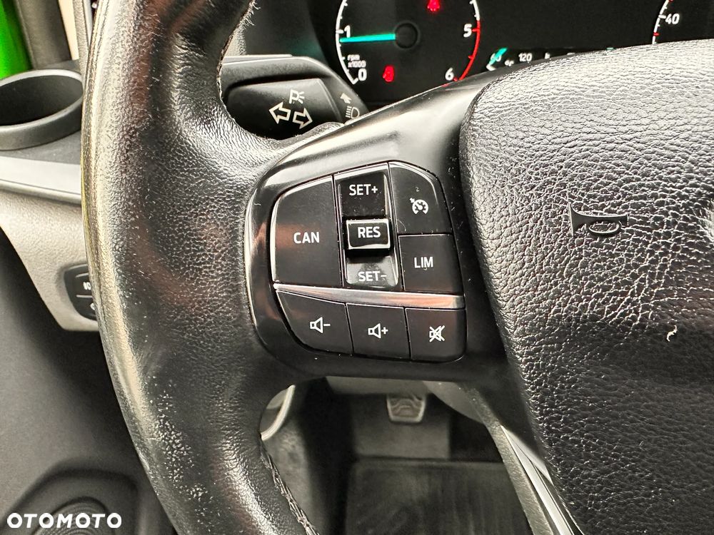 Ford TRANSIT CUSTOM - 18