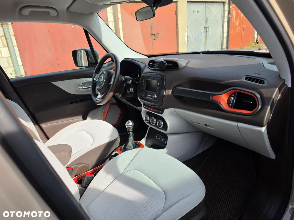 Jeep Renegade - 33