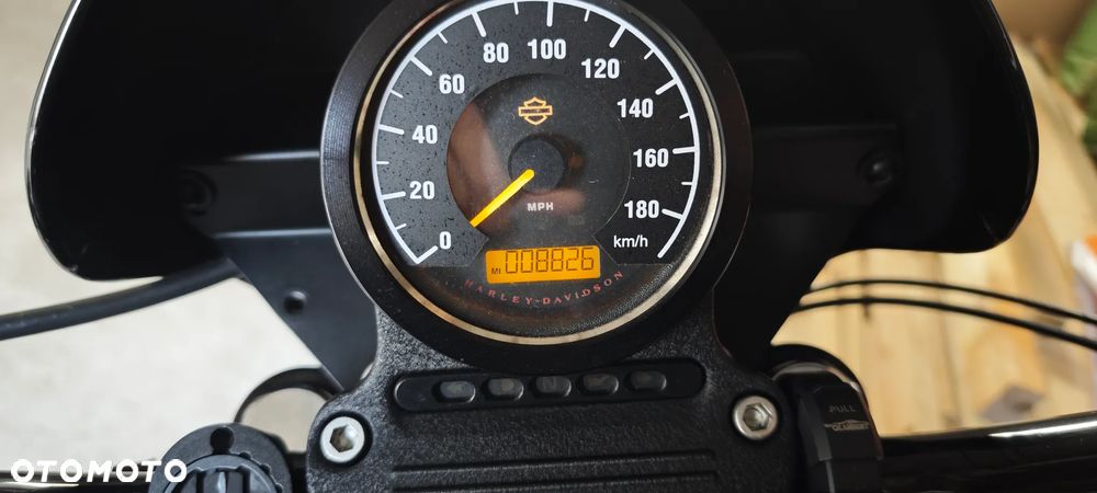 Harley-Davidson Sportster Iron 1200 - 6