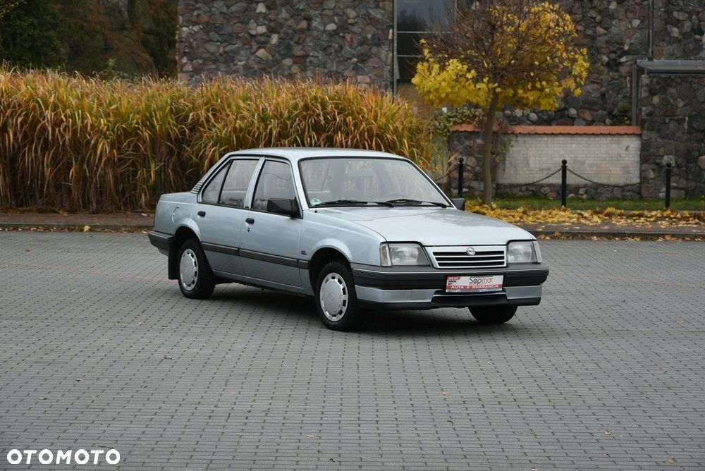Opel Ascona 1.6 L - 7