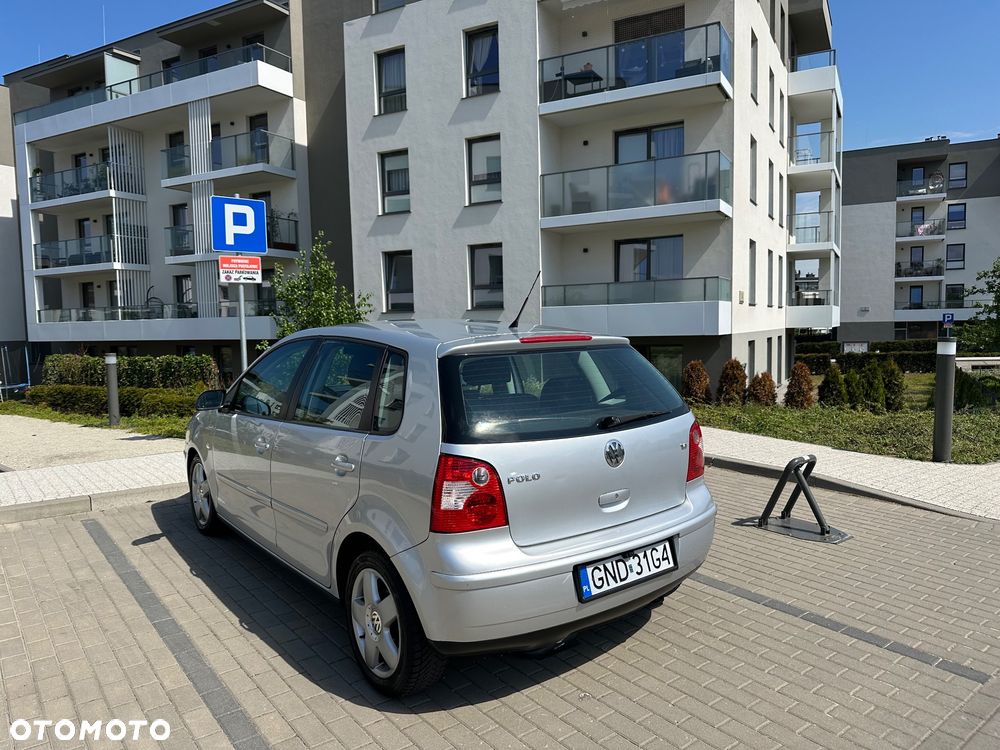 Volkswagen Polo 1.4 16V Comfortline - 5