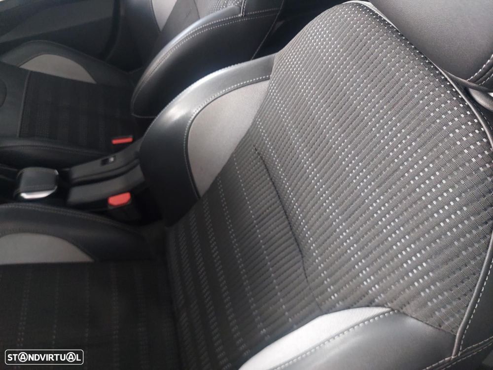 Peugeot 2008 1.2 PureTech Allure - 20