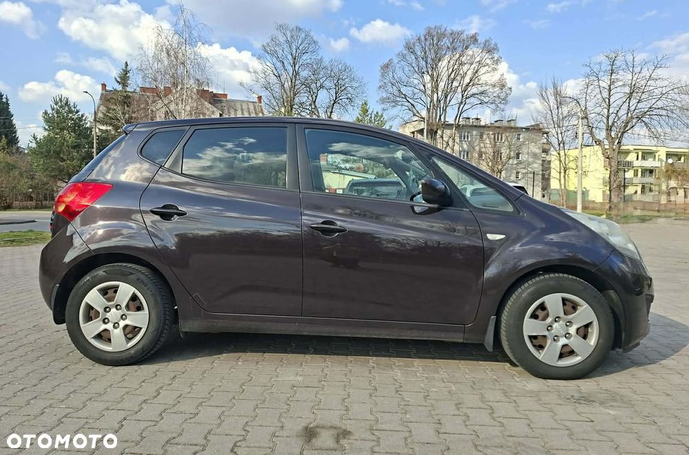Kia Venga - 3