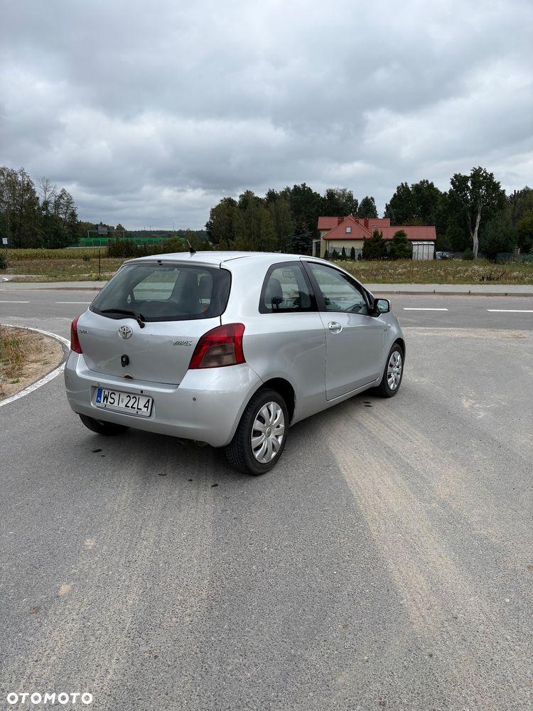 Toyota Yaris 1.4 D-4D Sol - 4