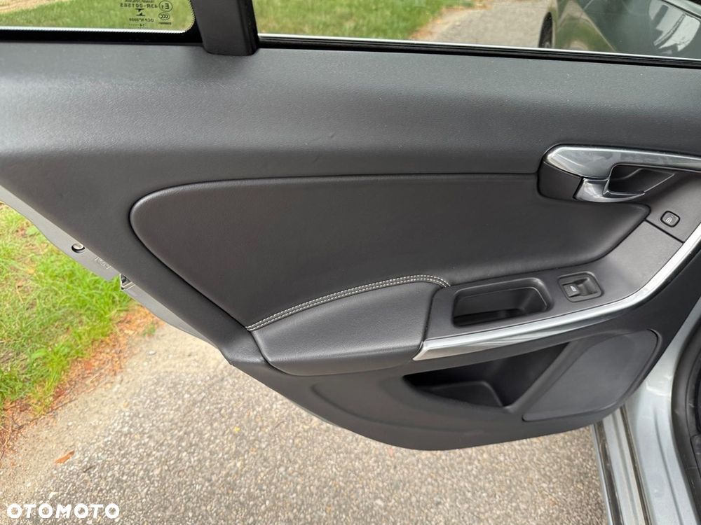 Volvo S60 D4 Drive-E R-Design Summum - 37