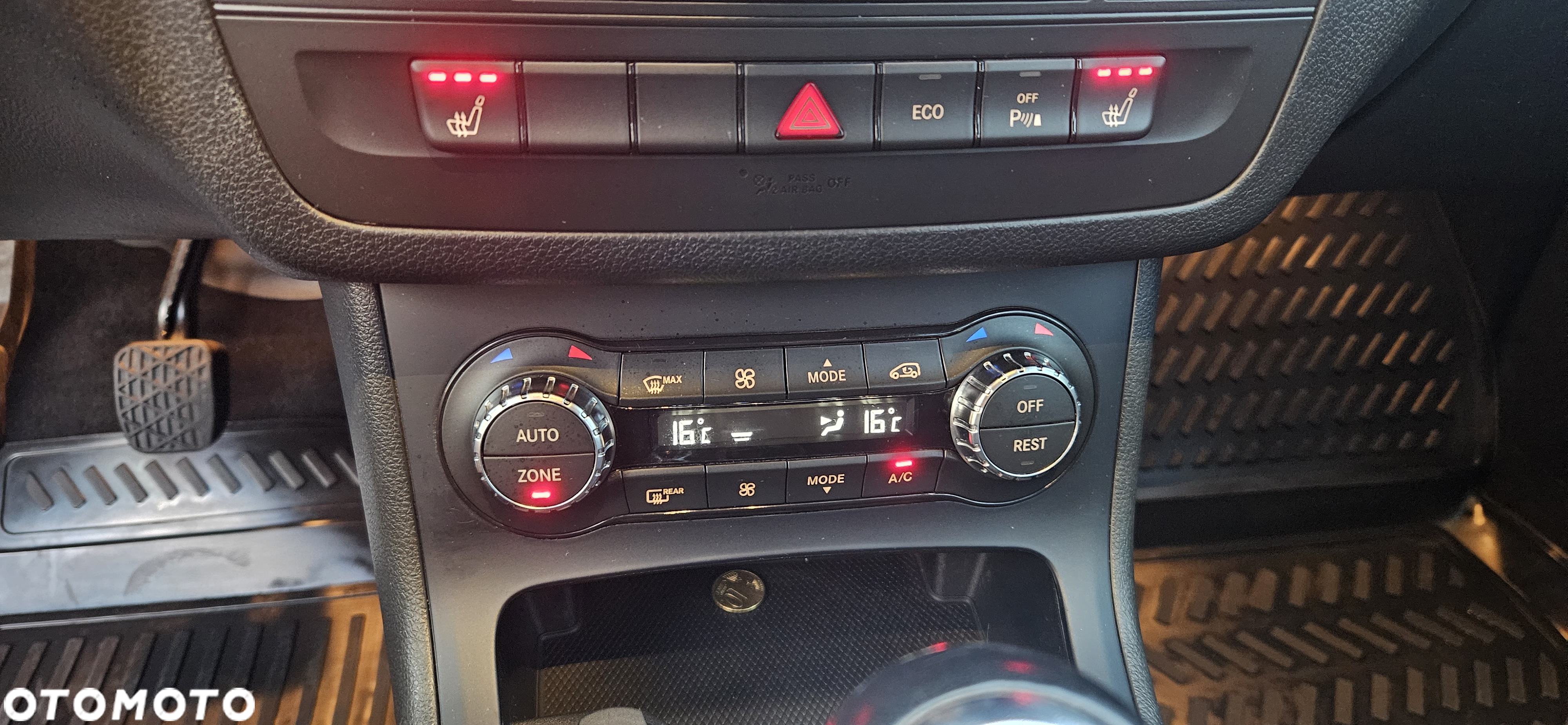 Mercedes-Benz Klasa B 180 BlueEFFICIENCY Edition - 36
