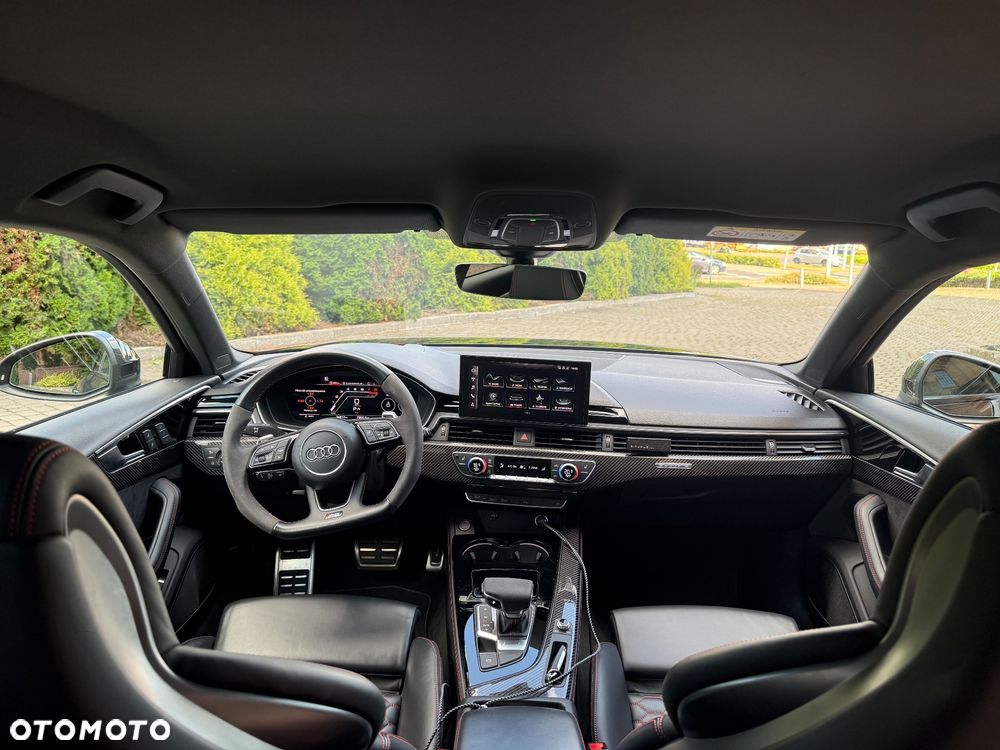 Audi RS4 Avant - 13