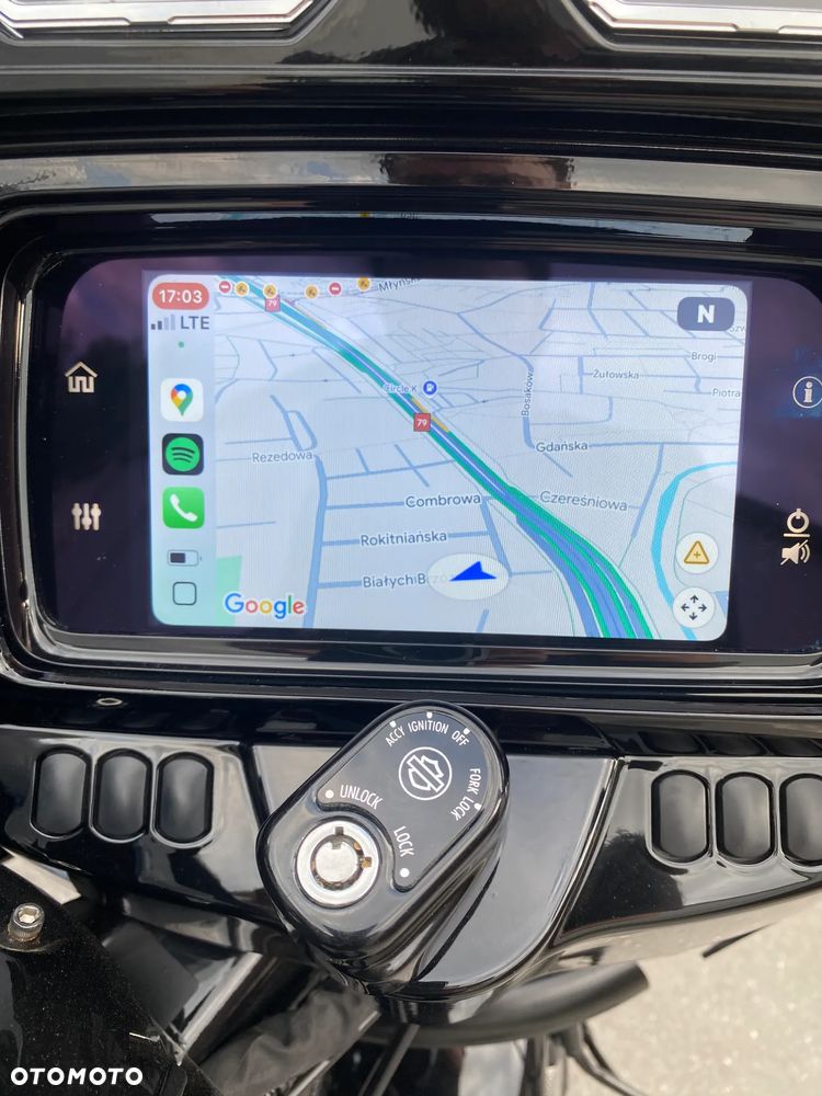 Harley-Davidson Touring Street Glide - 8