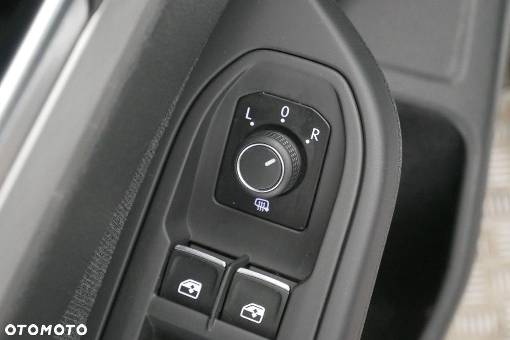 Volkswagen Golf - 23